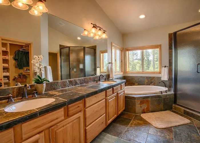 Oh Deer! Cozy W Fireplace Near Skiing, Lake, & Casino! Holiday home *