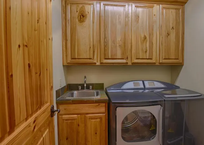 Oh Deer! Cozy W Fireplace Near Skiing, Lake, & Casino! Holiday home Pinetop-Lakeside